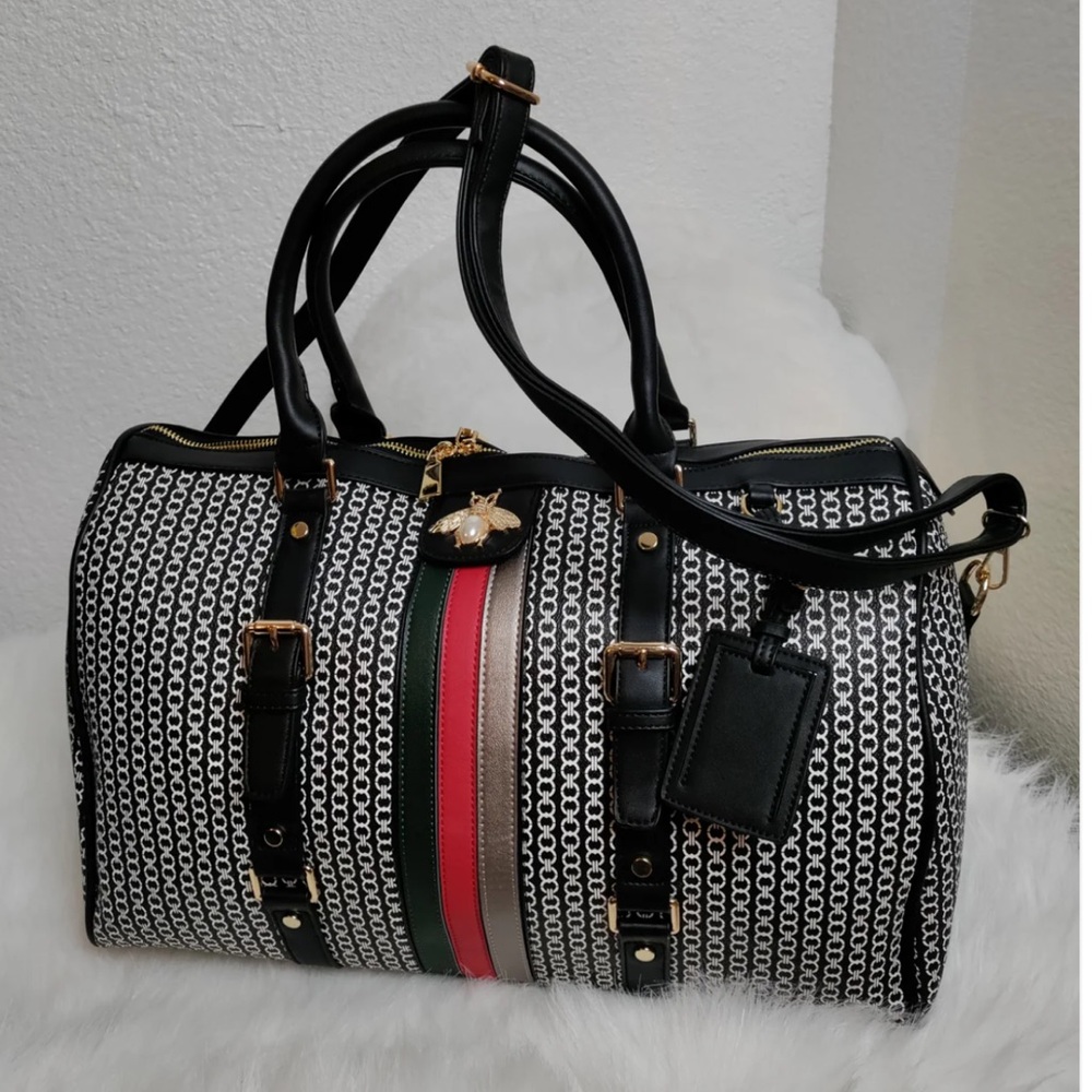 Stylish Black and White Designer Style Weekend Bag - Picture 2 of 2